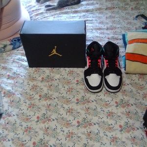 Size 10 brn new Jordans